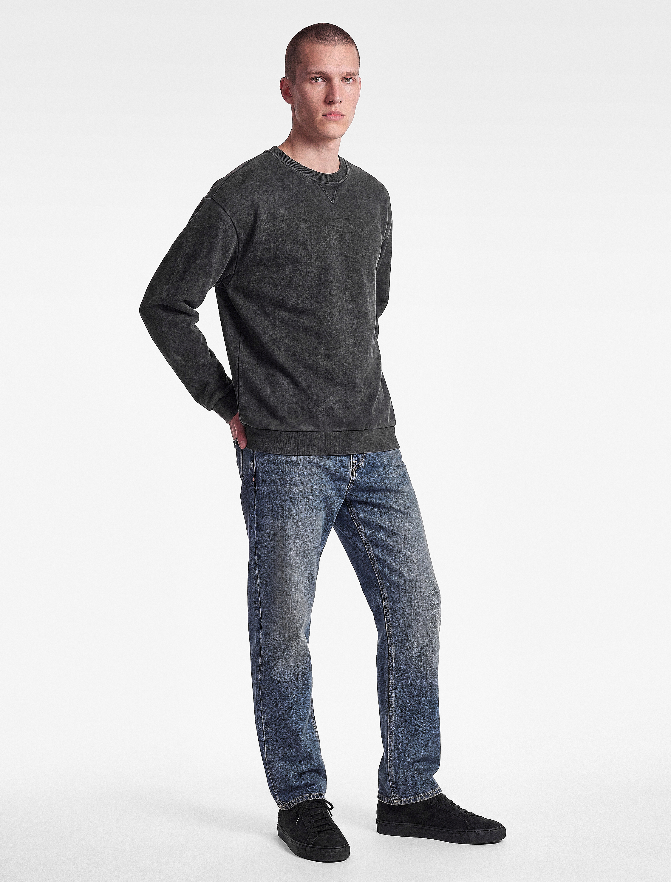   Uzun Kollu Üç İplik Şardonlu Bisiklet Yaka Yıkamalı Oversize Sweatshirt
