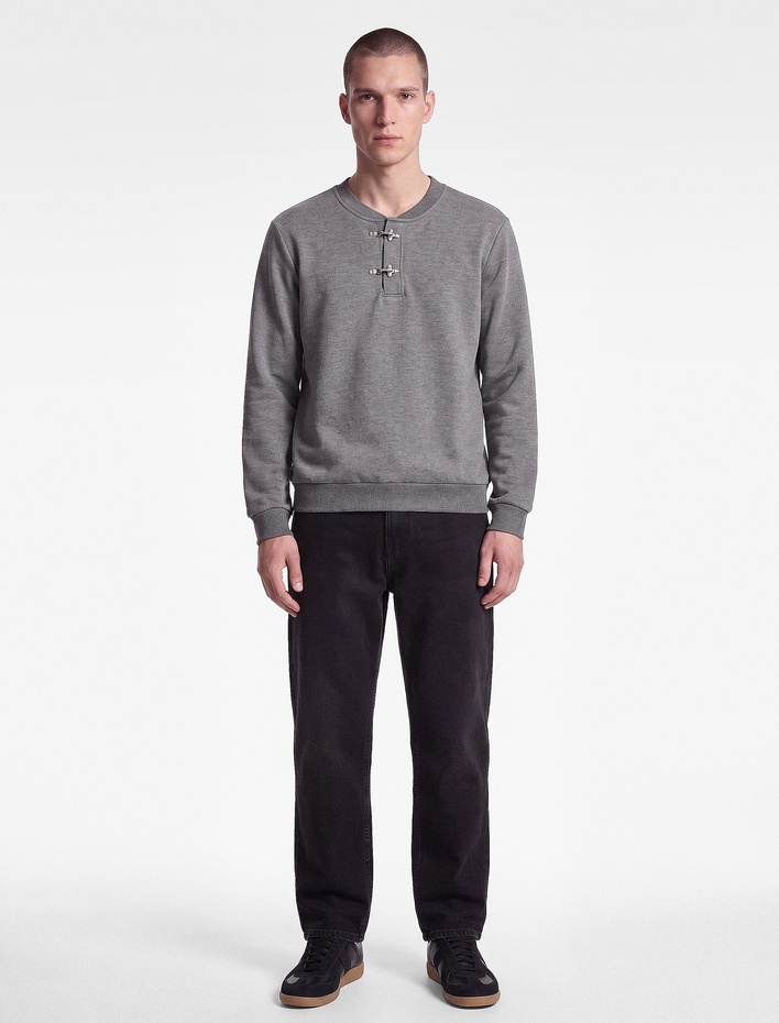  Uzun Kollu Süslü Kapamalı Üç İplik Şardonlu Bisiklet Yaka Sweatshirt
