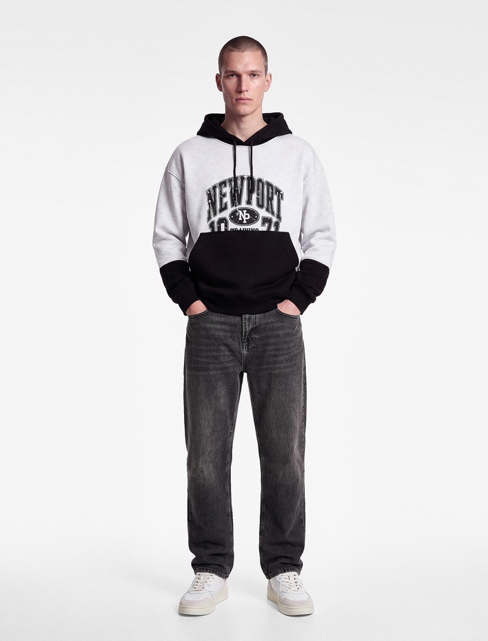  Şardonlu Rahat Kalıp Baskılı Kanguru Cepli Renk Bloklu Kapşonlu Sweatshirt