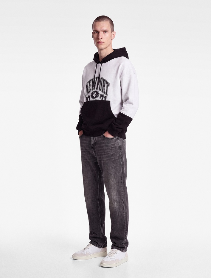  Şardonlu Rahat Kalıp Baskılı Kanguru Cepli Renk Bloklu Kapşonlu Sweatshirt