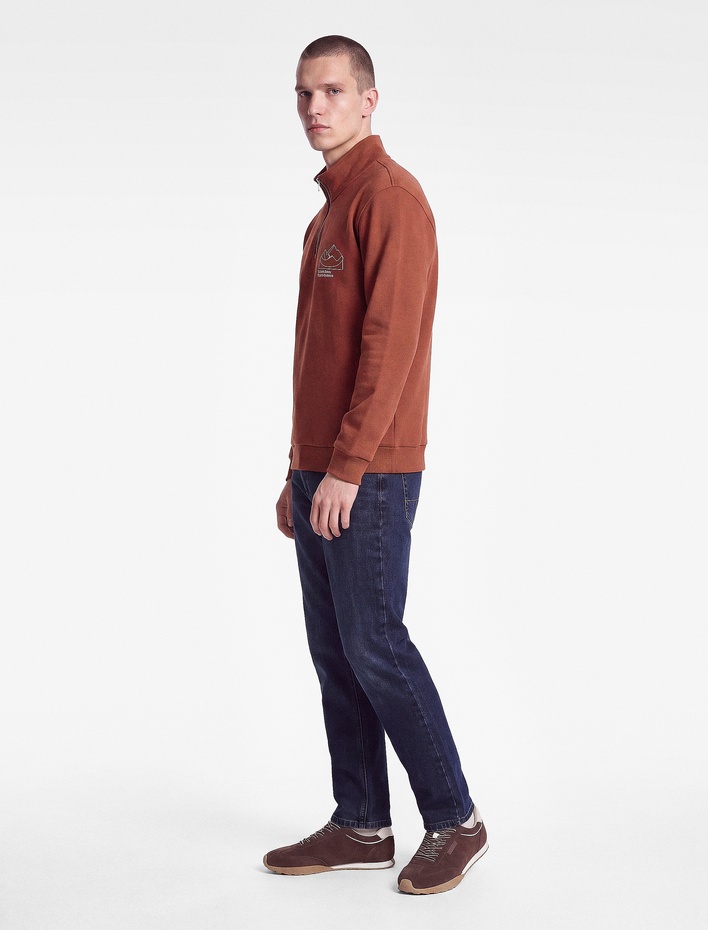  Uzun Kollu Üç İplik Şardonlu Nakışlı Yarım Fermuarlı Sweatshirt
