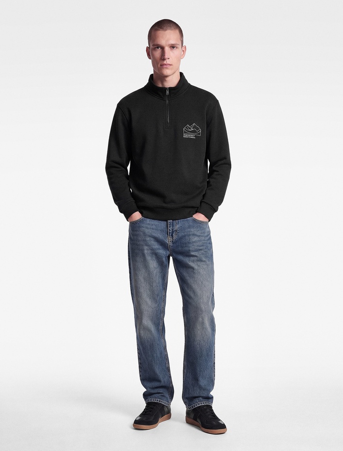  Uzun Kollu Üç İplik Şardonlu Nakışlı Yarım Fermuarlı Sweatshirt