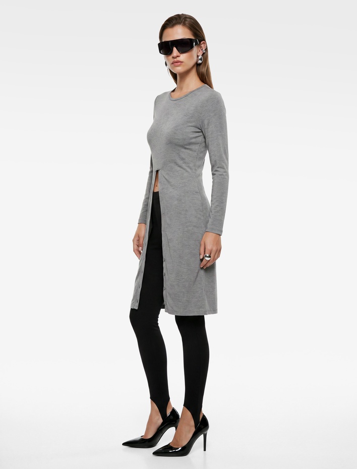  Slim Fit Uzun Kollu Bisiklet Yaka Düğmeli Uzun Bluz