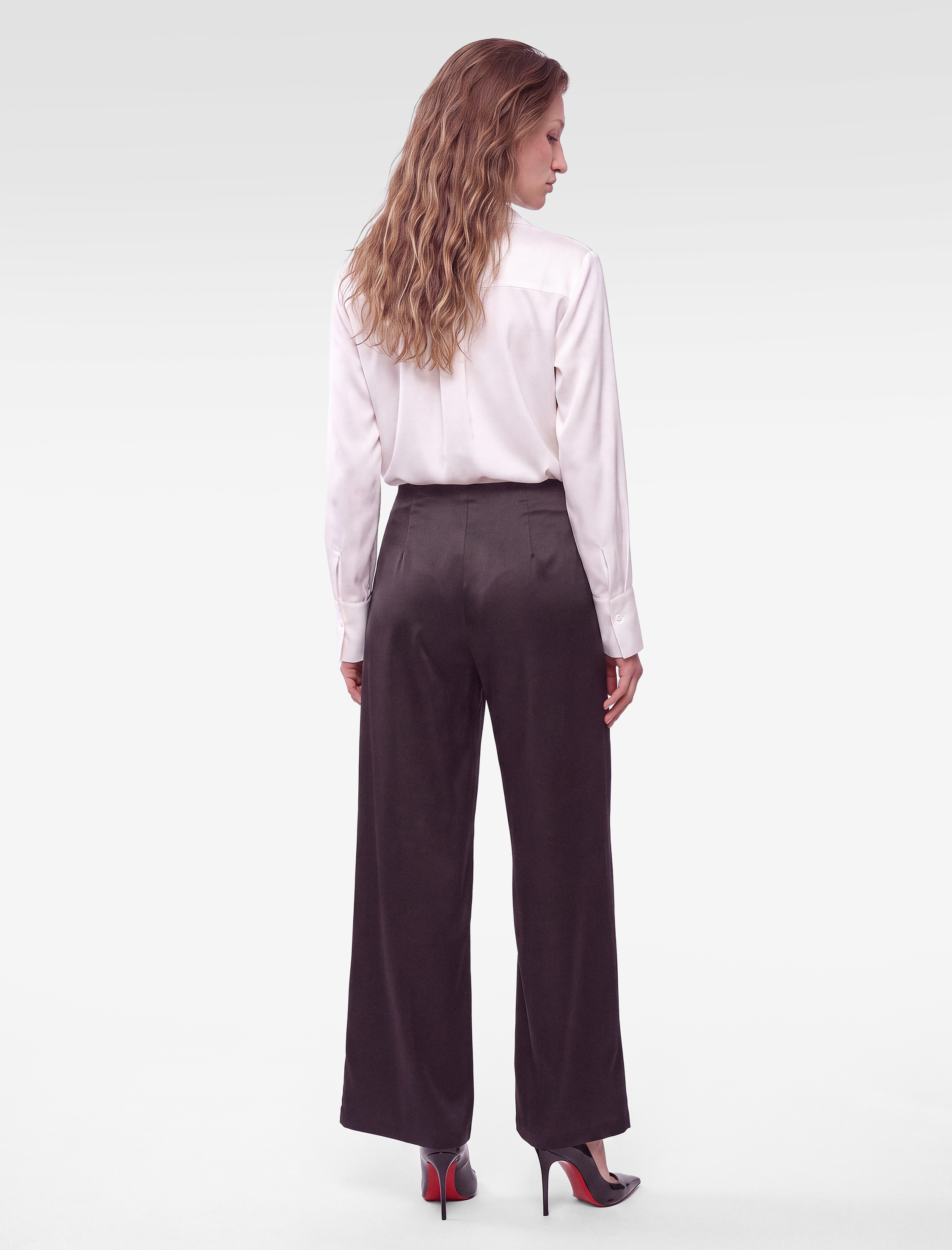   Normal Bel Regular Fit Geniş Paçalı Saten Pantolon