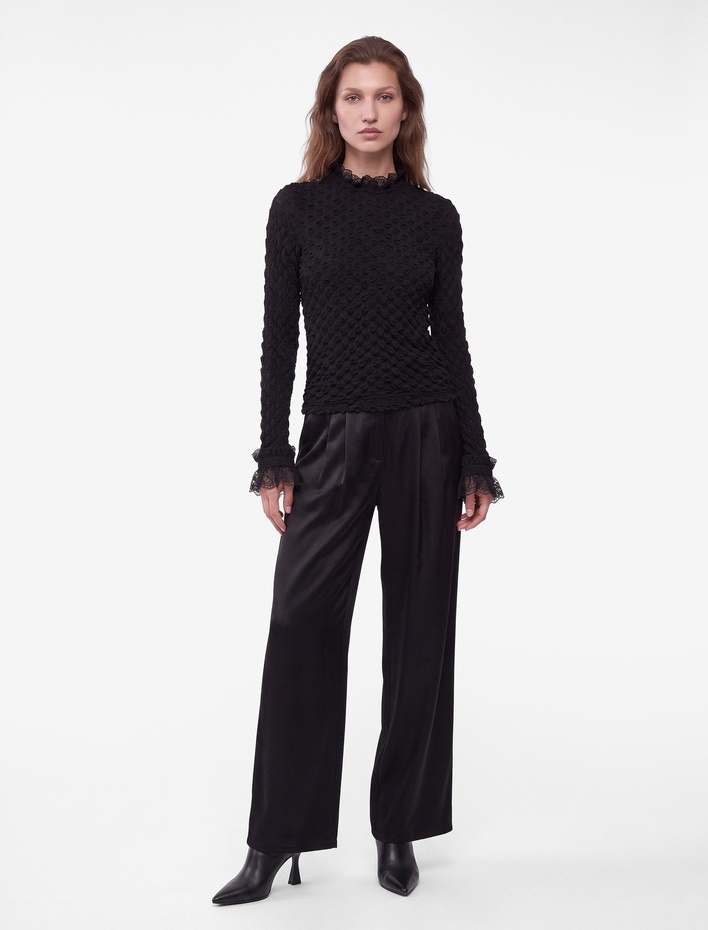  Koton X Selected by Melis Ağazat - Dantelli Dik Yaka Dokulu Tişört Slim Fit Uzun Kollu