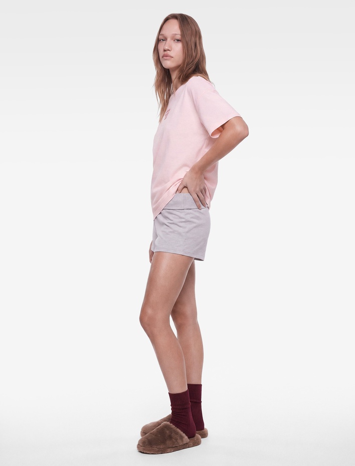  Pamuklu Rahat Kesim Kısa Kollu Bisiklet Yaka Baskılı Pijama Üstü