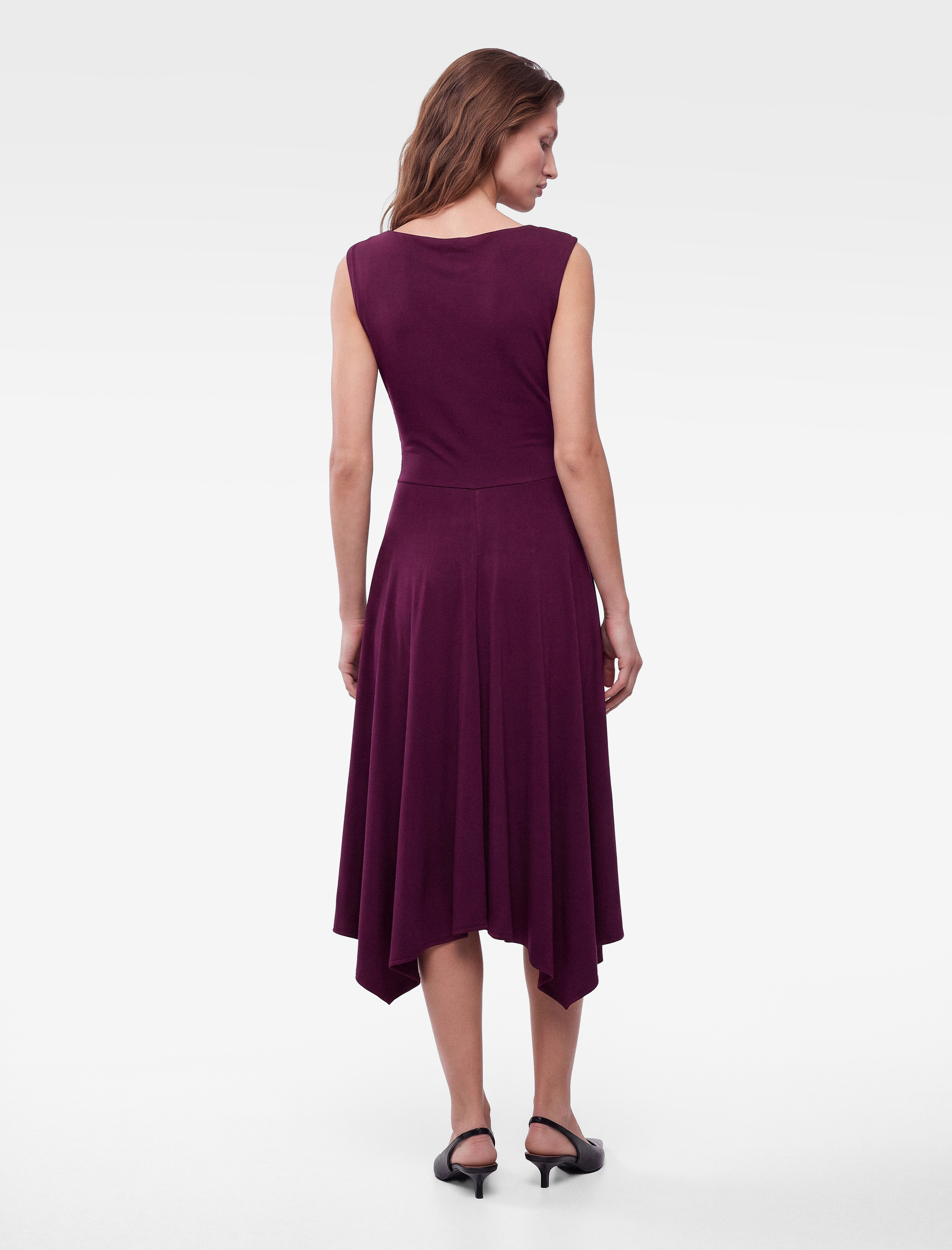   Kayık Yaka Kolsuz Mürdüm Rengi Midi Elbise Modal Kumaş Slim Fit Büzgülü Kloş Kesim