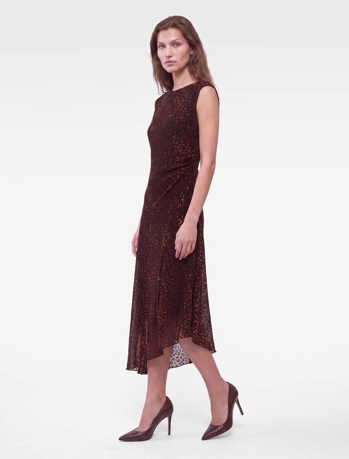  Slim Fit Asimetrik Kesim Drapeli Kolsuz Leopar Desenli Midi Elbise