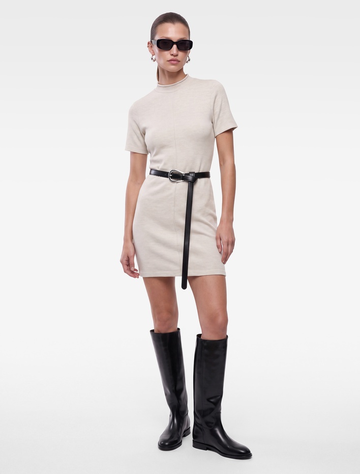  Nervürlü Slim Fit Dik Yaka Kısa Kollu Mini Elbise