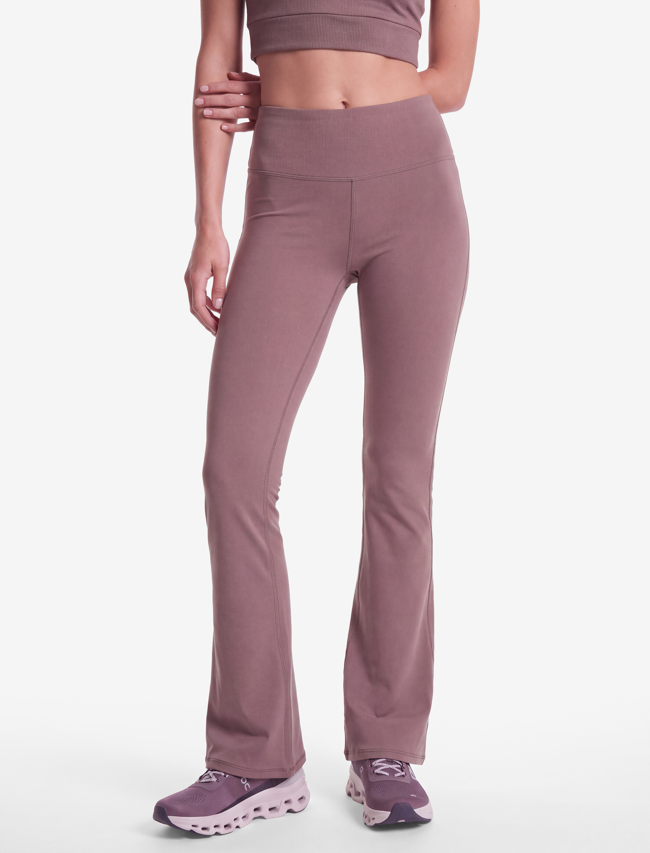   Slim Fit Yüksek Bel Dikiş Detaylı İspanyol Paça Spor Tayt