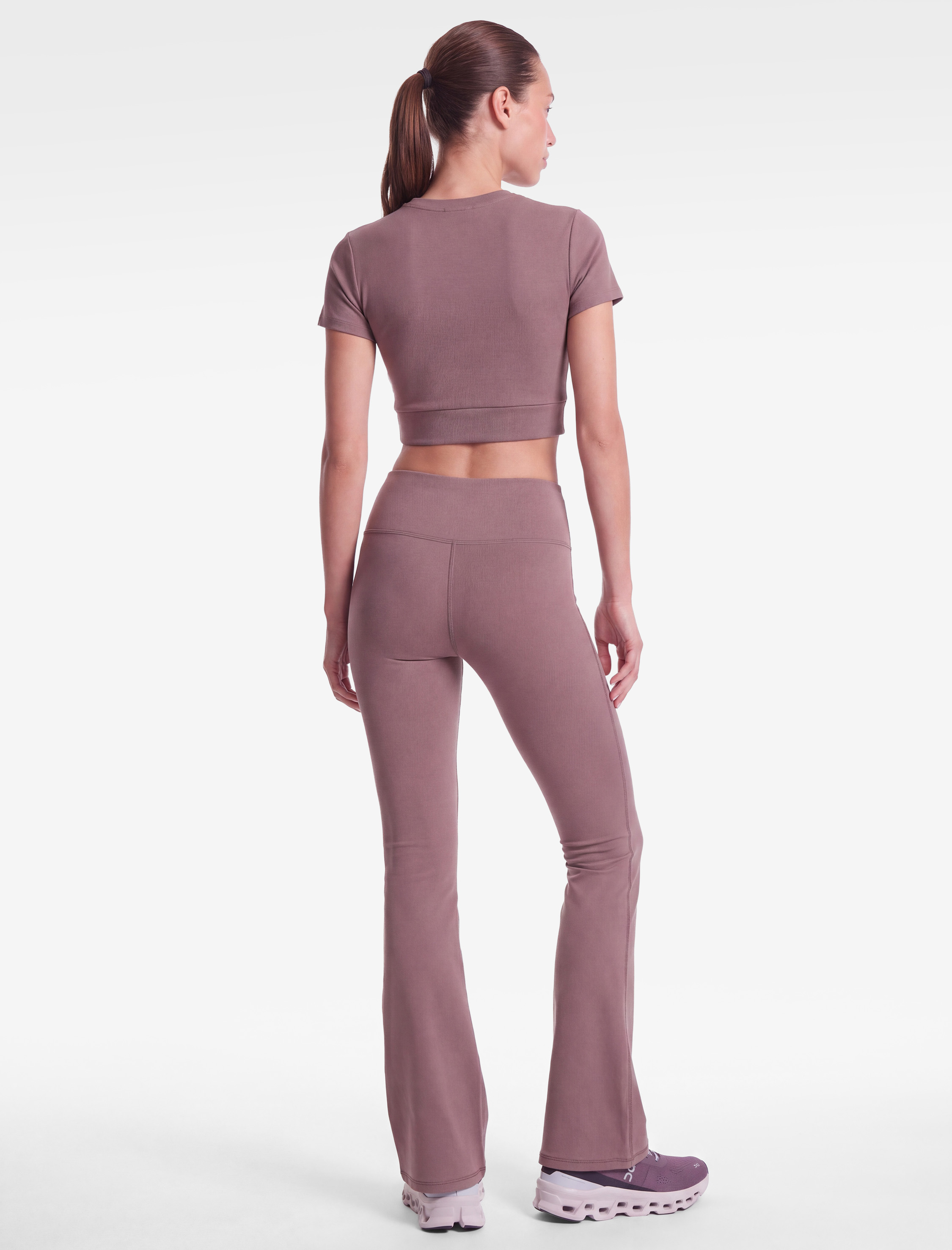   Slim Fit Yüksek Bel Dikiş Detaylı İspanyol Paça Spor Tayt