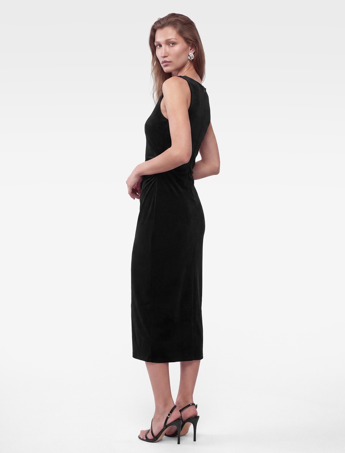  Slim Fit Yuvarlak Kayık Yaka Kolsuz Uzun Kadife Elbise