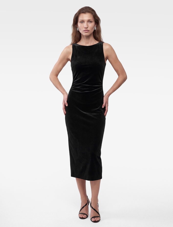  Slim Fit Yuvarlak Kayık Yaka Kolsuz Uzun Kadife Elbise