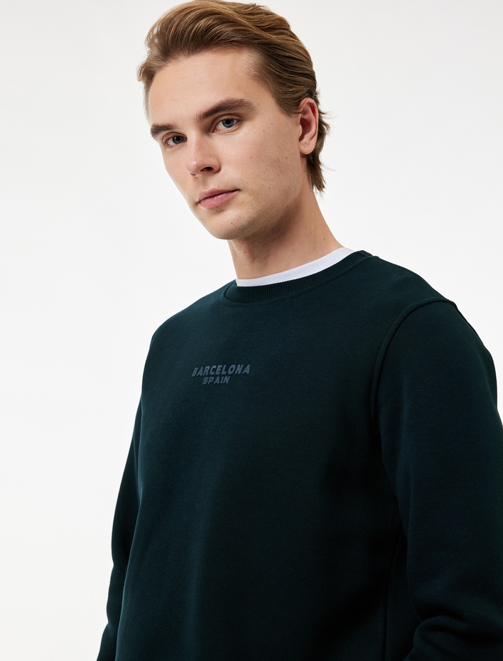  Üç İplik Şardonlu Regular Fit Bisiklet Yaka Uzun Kollu Baskılı Sweatshirt