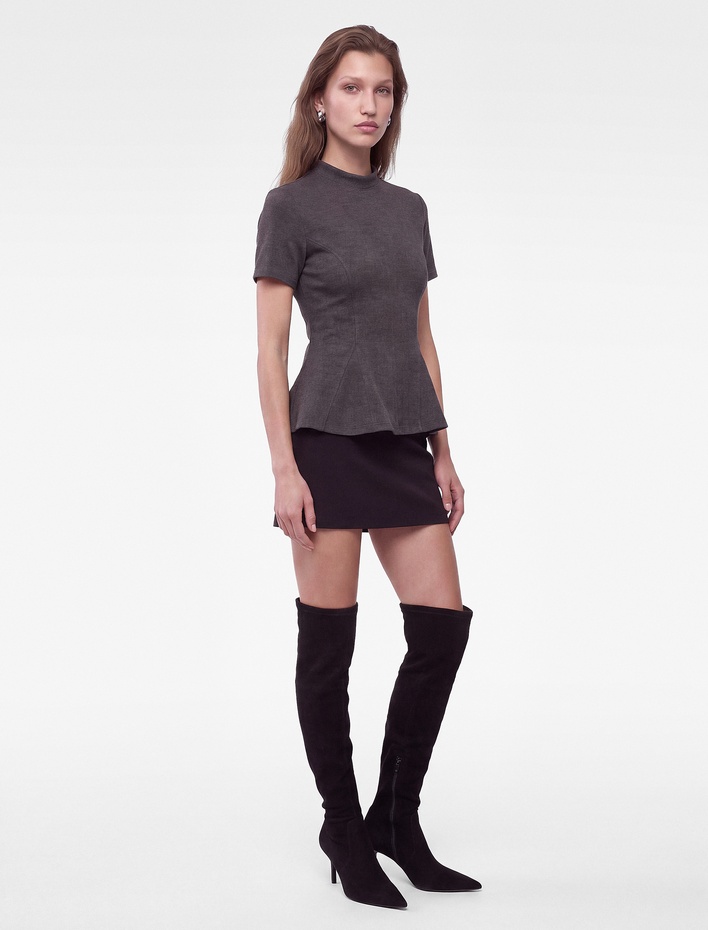 Slim Fit Dokulu Dik Yaka Kısa Kollu Peplum Bluz
