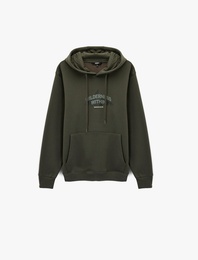 Uzun Kollu Üç İplik Şardonlu Kanguru Cepli Baskılı Kapşonlu Sweatshirt