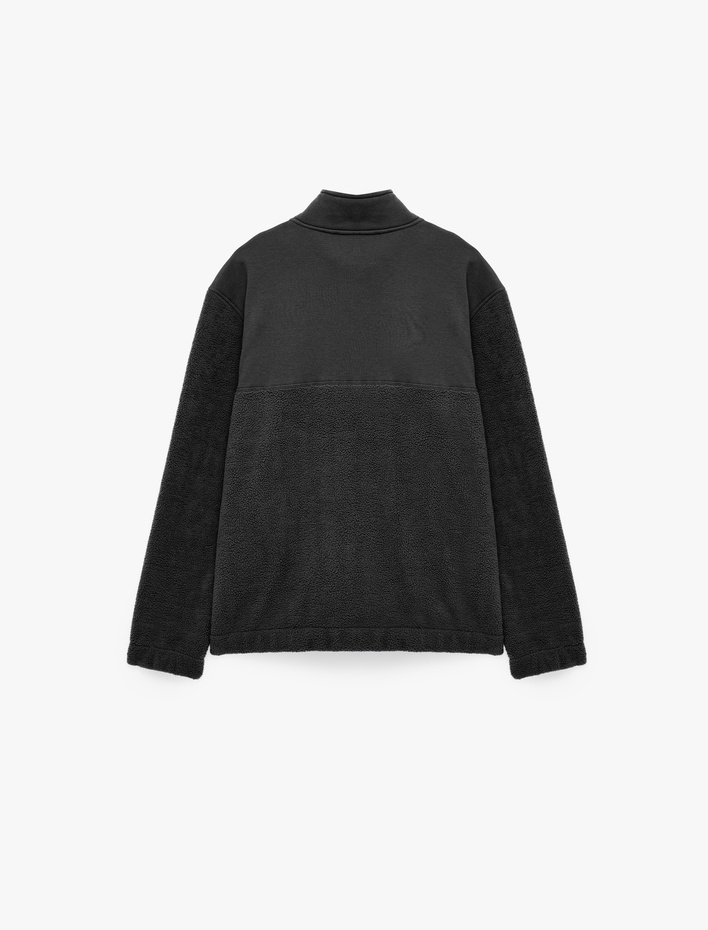  Uzun Kollu Kumaş Detaylı Yarım Fermuarlı Polar Sweatshirt