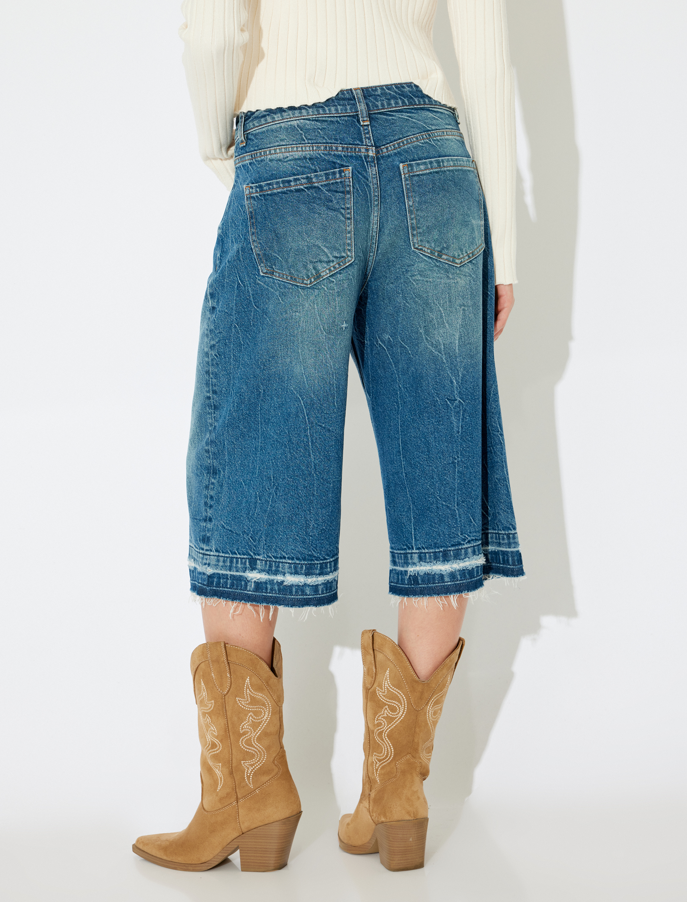   Uzun Bermuda Denim Şort Kesik Paça Düğme Detaylı