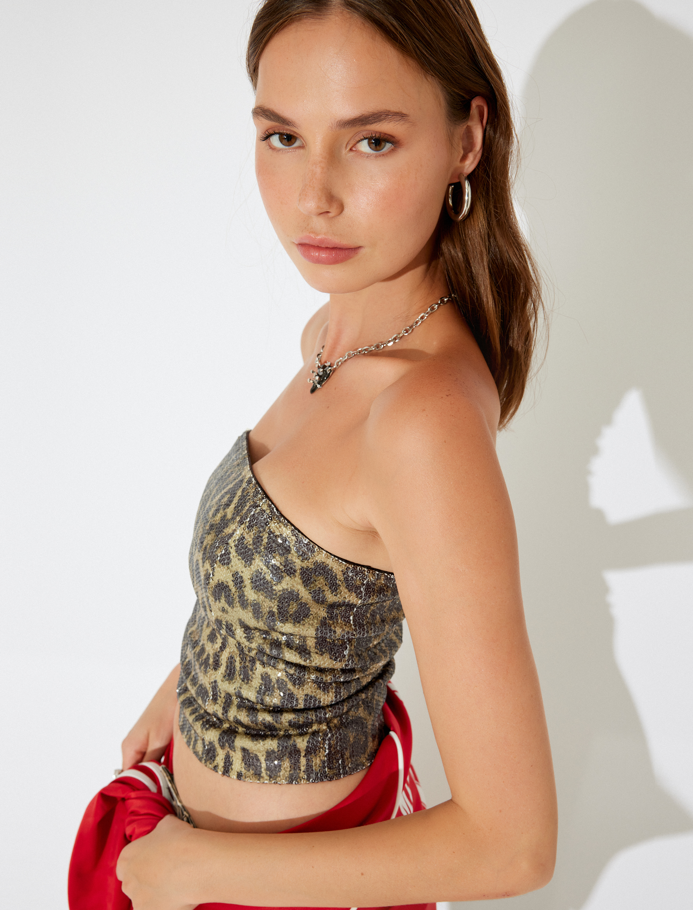   Straplez Crop Kolsuz Slim Fit Leopar Payetli Abiye Bluz