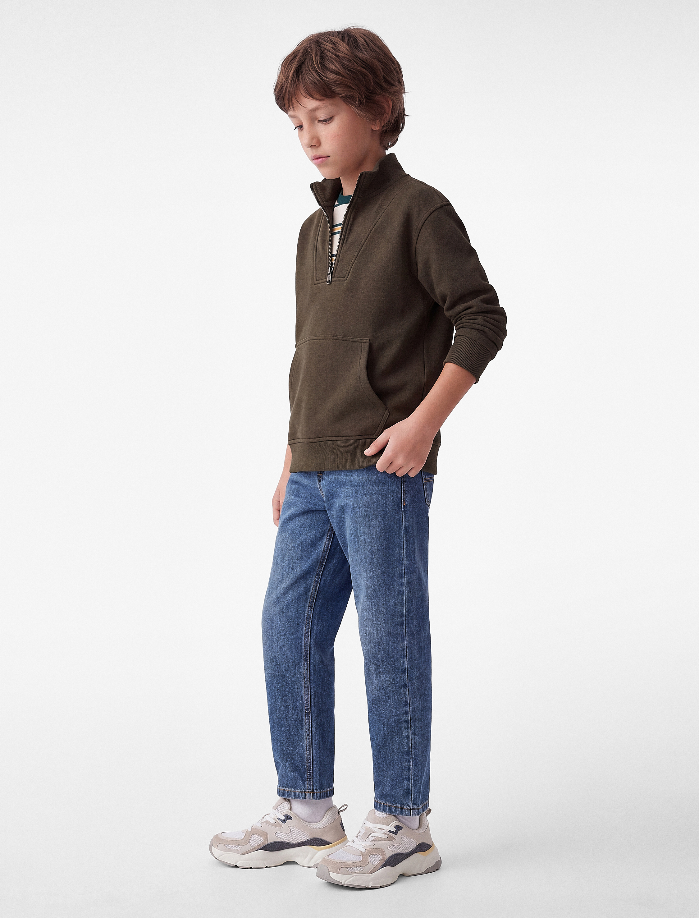  Erkek Çocuk Kanguru Cepli Uzun Kollu Yarım Fermuarlı Dik Yaka Sweatshirt