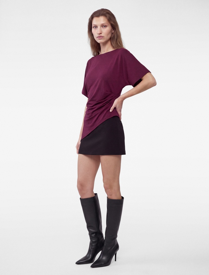  Slim Fit Bisiklet Yaka Kısa Kollu Drapeli Asimetrik Tişört