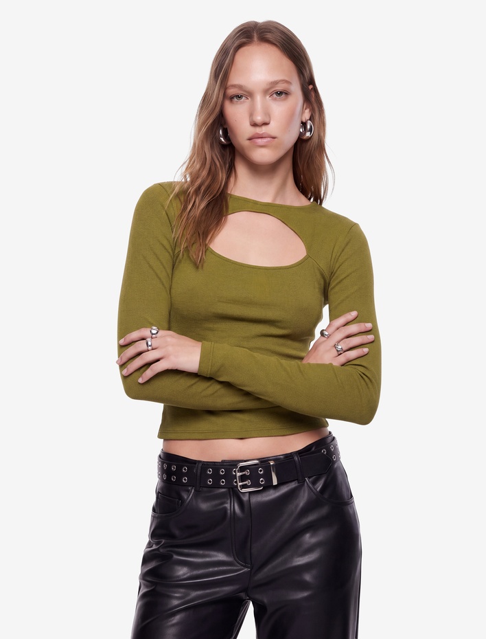  Slim Fit Pamuklu Kalp Yaka Sırtı Pencere Detaylı Uzun Kollu Tişört