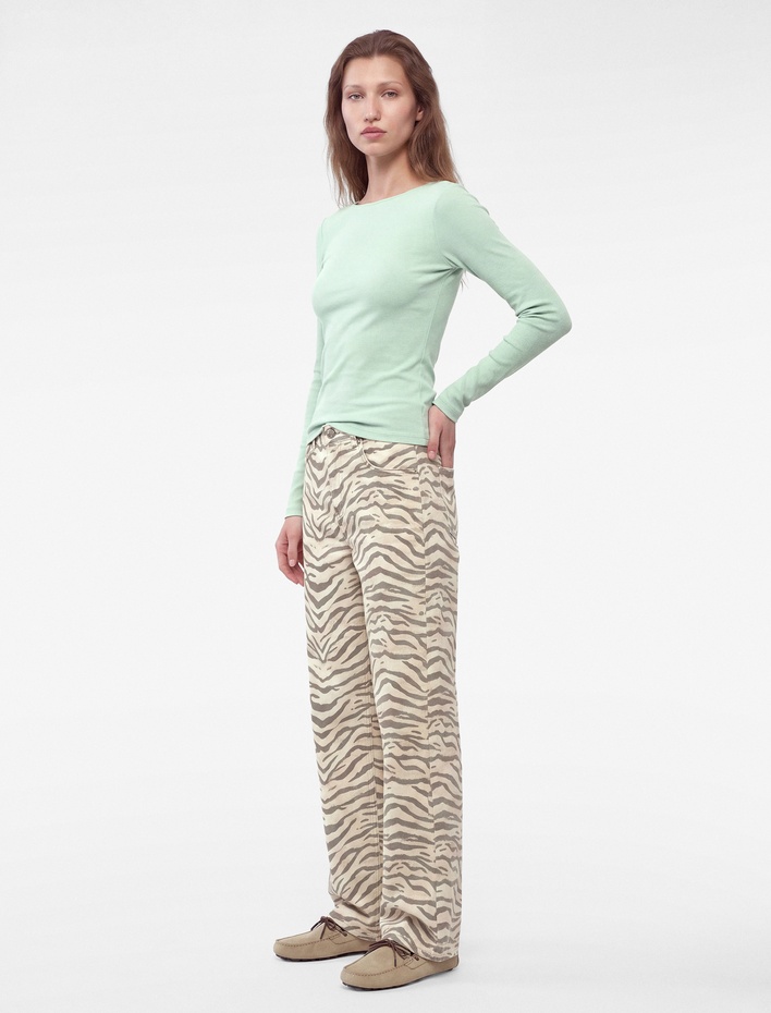  Slim Fit Pamuklu Kayık Yaka Uzun Kollu Basic Bluz