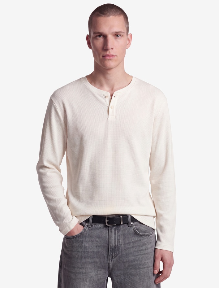  Regular Fit Düğmeli Henley Yaka Uzun Kollu Tişört